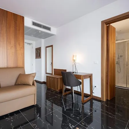 Mare 4* لينانو سابيادورو